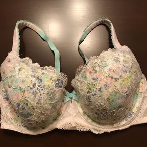 Victoria secret 34DD bra